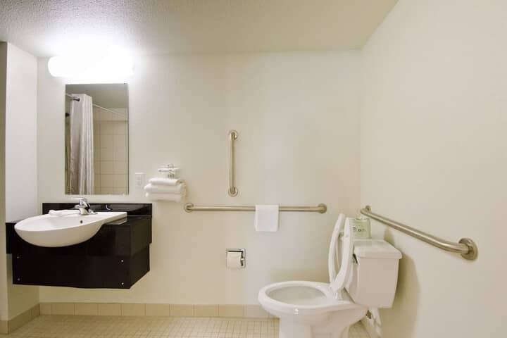 Room 20 of 28