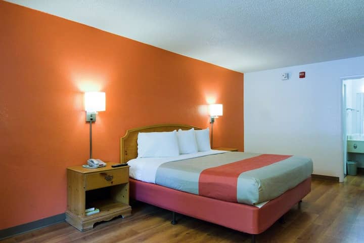 Room 12 of 28